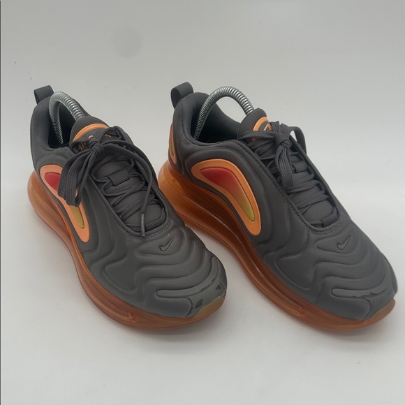 Nike Air Max 720 Gunsmoke-Fuel Orange AQ3196 004 Boys Size 6.5 / Women’s 8.0 - Picture 6 of 14
